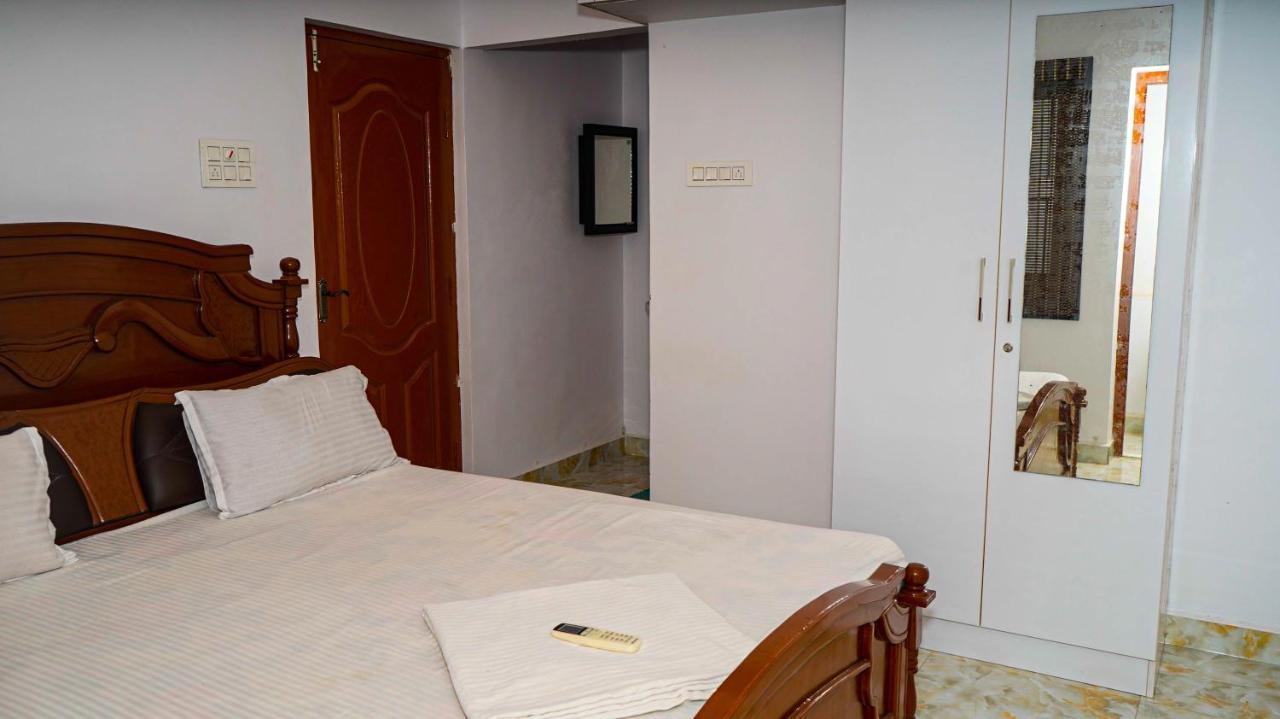 Bacardi House Hotel Chennai Exterior foto